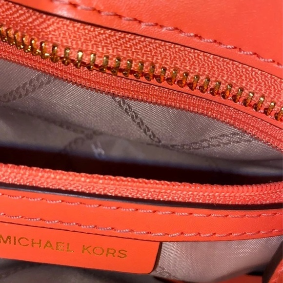 Michael kors purse - Picture 6 of 6